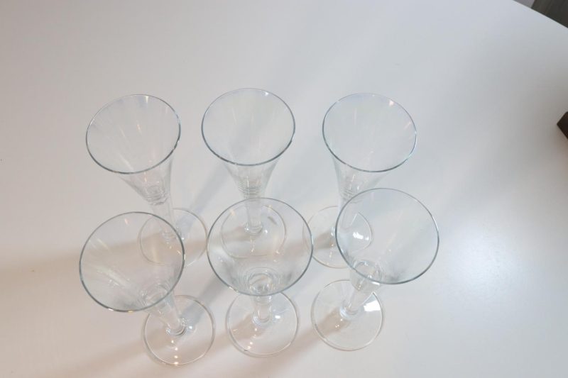 6st glas i vacker klassisk design, iriserande glas
