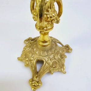 Elegant bordslampa i förgylld mässing från Kenbro – en tidlös klassiker