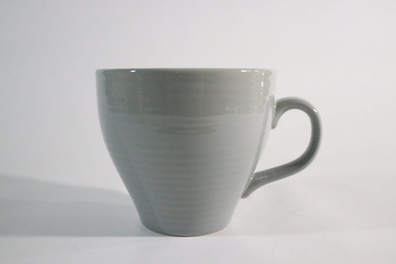 Stilren Grå Mugg från Åhléns – Tidlös Design