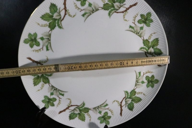 Vintage Tallrik från Winterling Marktleuthen Bavaria – Vinrankemotiv