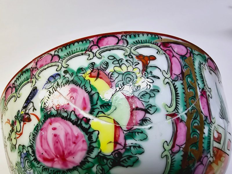 Antik kinesisk skål i Rose Canton-stil – Handmålat mästerverk, troligen 1800-tal