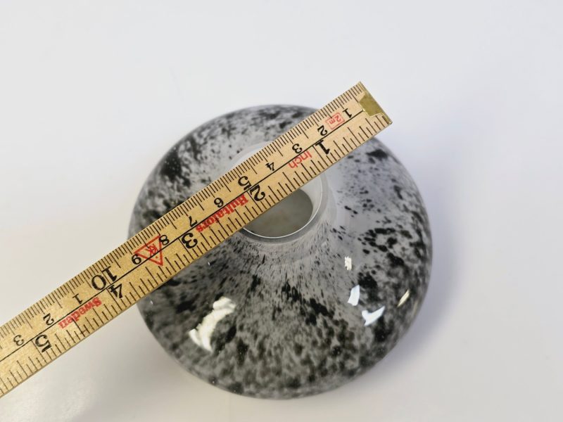 Elegant Glasvas – Stilren Dekoration med Unik Design