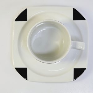 Modern kaffekopp med fat – Design från IKEA