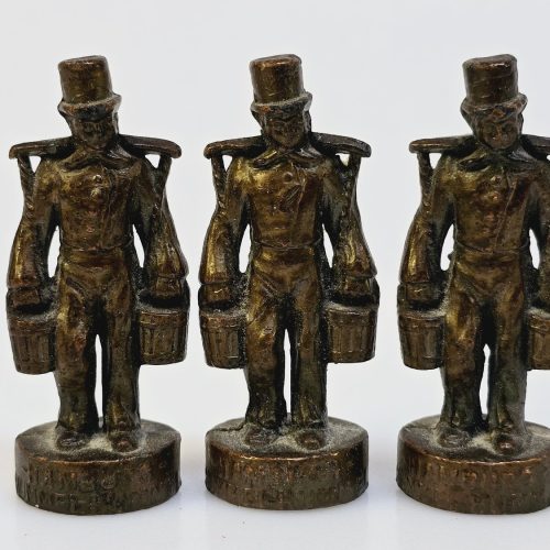 Tre Små Figurer i Brons – "Mors" – Historisk Samlingsdetalj