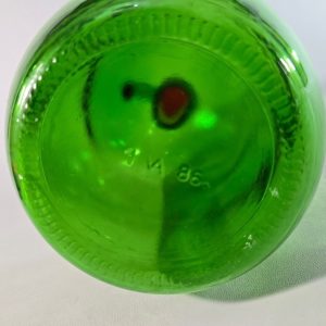 Stor flaska i grönt glas, troligen Frankrike
