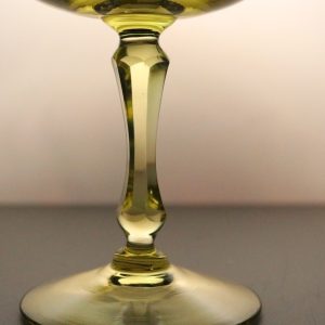 Stilrent Dryckesglas – Förfinad Njutning av Din Favoritdryck