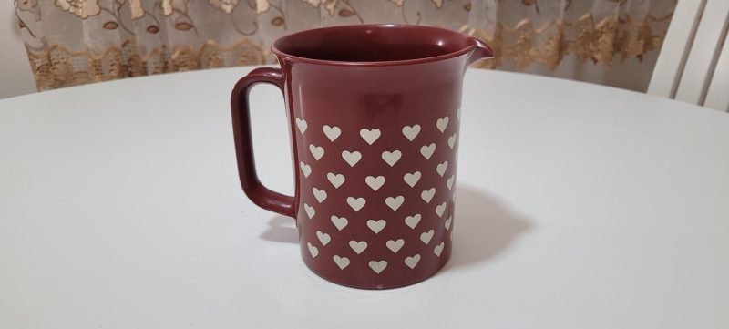 Kanna, Retro bringade. Emsa. Röd med vita hjärtan. 15 cm W.Germany
