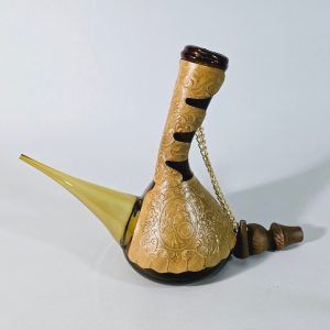 Karaff, Spanien, läderbeklädd, 1970-tal, bärnstensfärgat glas