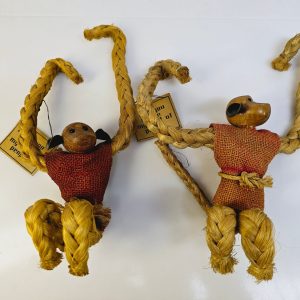 Rustika Halmfigurer – Charmiga Handgjorda Prydnader