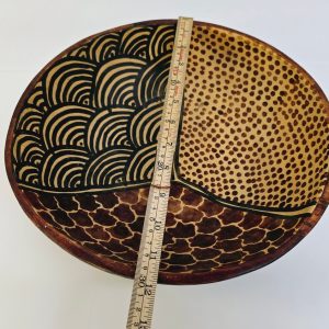 Unik handmålad skål med mönster, 30 cm