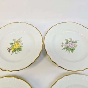 Elegant Set med 4 Tallrikar – Royal Copenhagen Blomsterdekoration