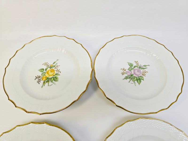 Elegant Set med 4 Tallrikar – Royal Copenhagen Blomsterdekoration