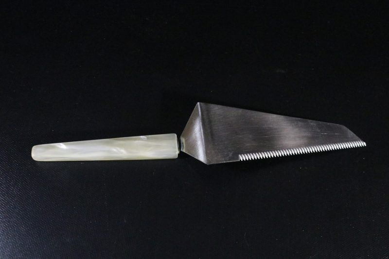 Elegant Tårtspade i Rostfritt Stål – Perfekt för Stilfull Servering