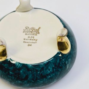 Elegant liten porslinsburk med handmålade blommor från Royal Porzellan Bavaria