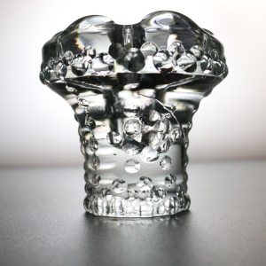 Ljusstake i klarglas, troligen från Svenskt glasbruk