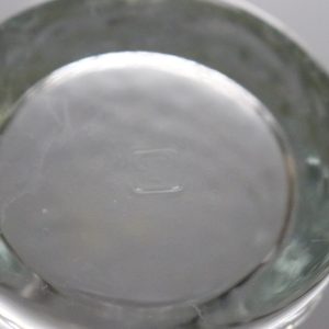 Vintage Anchor Hocking Heart Vas av klart glas, bågad brätte, stenig glasvas