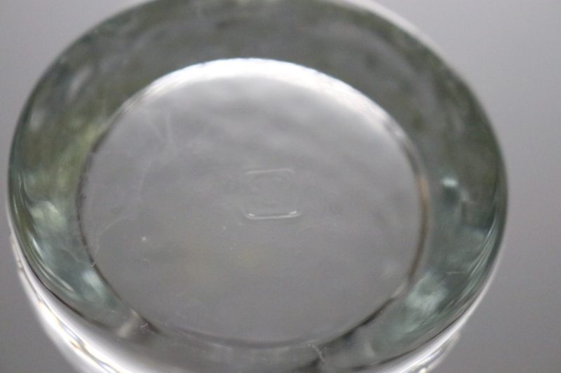 Vintage Anchor Hocking Heart Vas av klart glas, bågad brätte, stenig glasvas