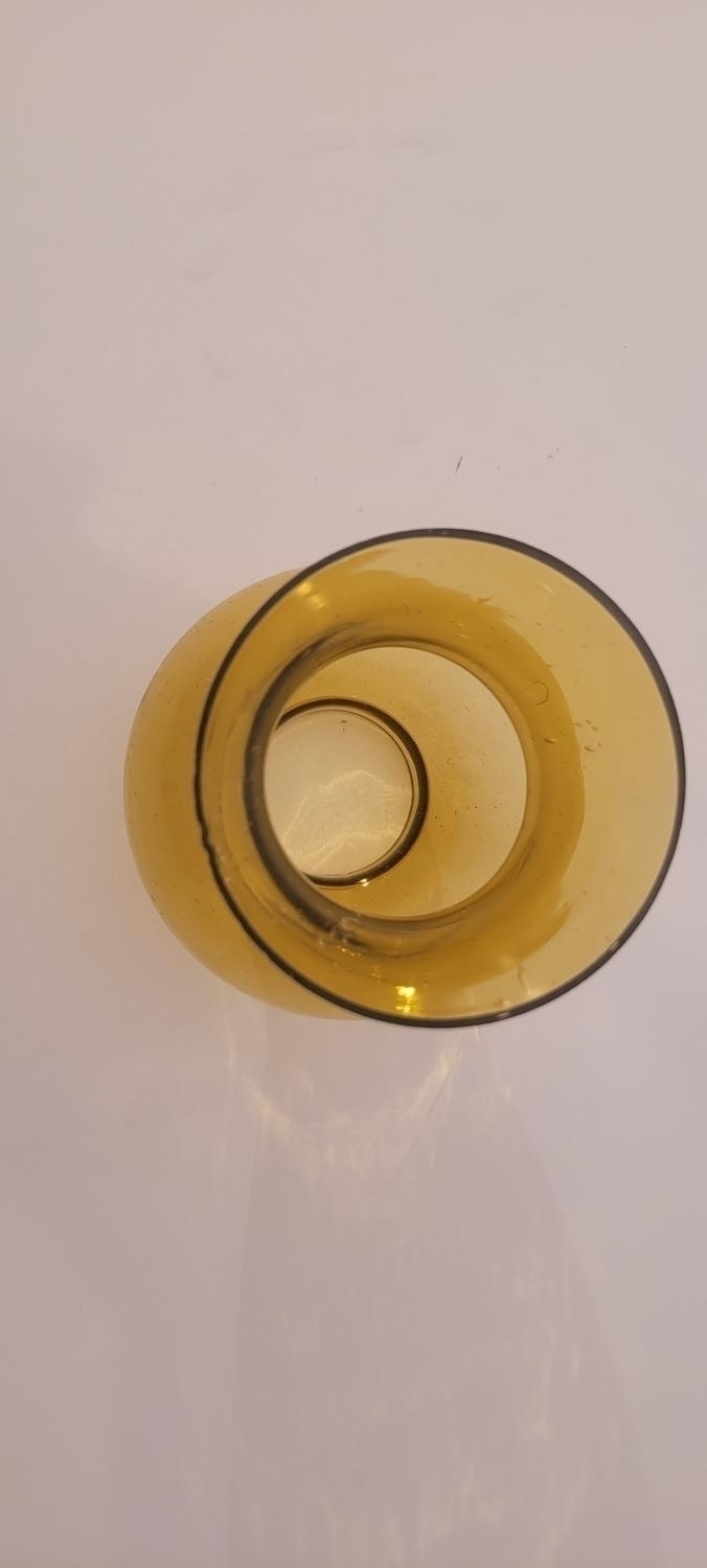Kupol till oljelampa, gul färgat glas