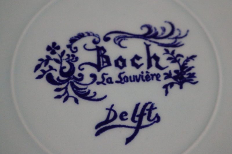 Delft väggtallrik / fat Läsande gumma Boch Freres La Louviere Belgien