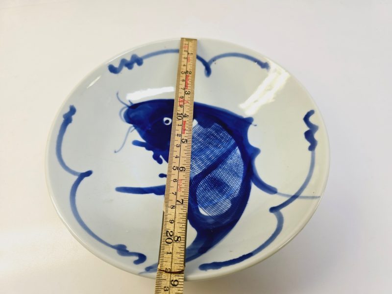 Handmålad skål med fiskmotiv – Japansk stil