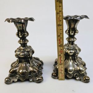 Antika ljusstakar i klassisk barockstil – 17 cm höga