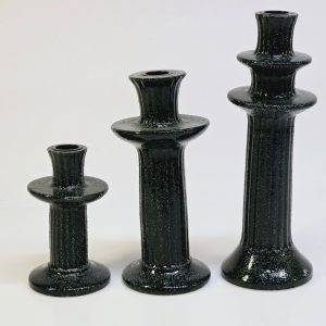 Set med svarta keramiska ljusstakar – elegant och tidlös design