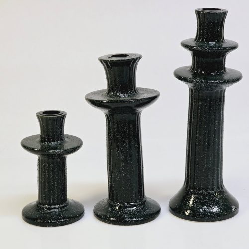 Set med svarta keramiska ljusstakar – elegant och tidlös design