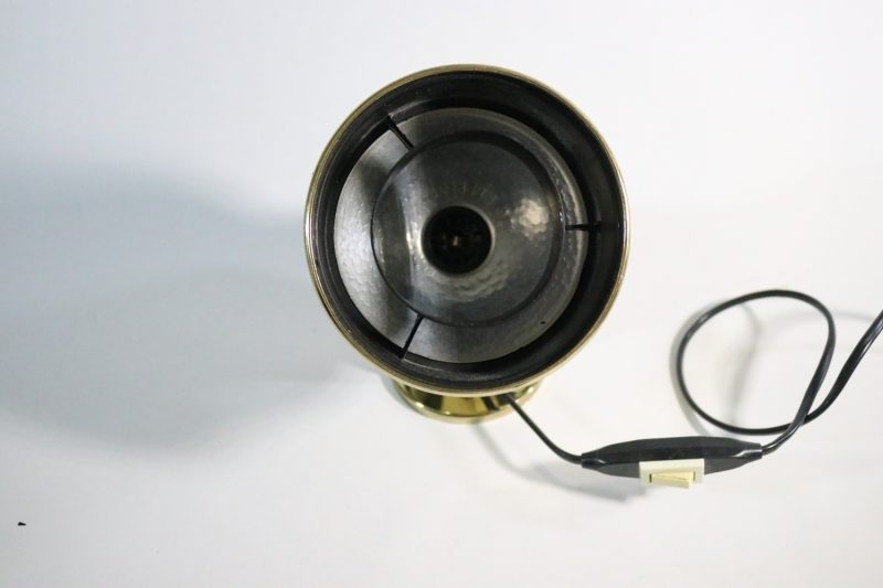 Vintage spotlight-lampa i mässing – Stilfull och iögonfallande retrodesign