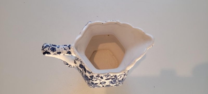 Vintage Enesco japansk vit och blå blomkanna