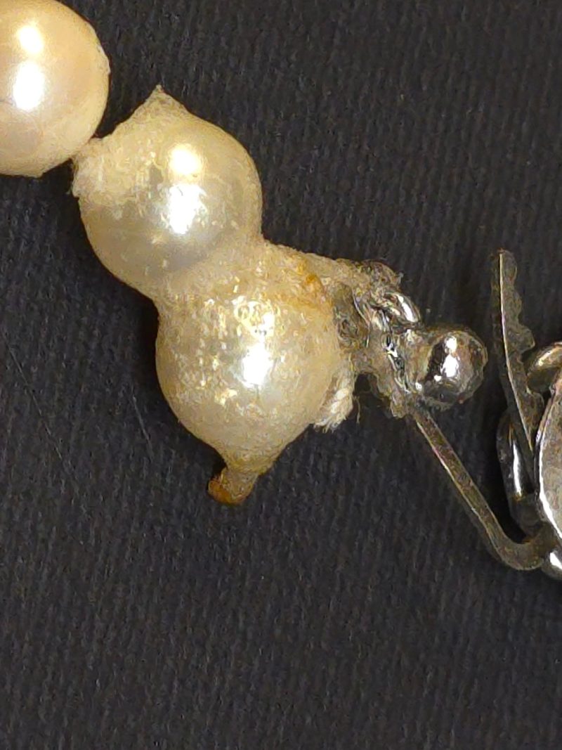 Klassiska Pärlhalsband med Silverlänk – Elegans och Tidlös Skönhet