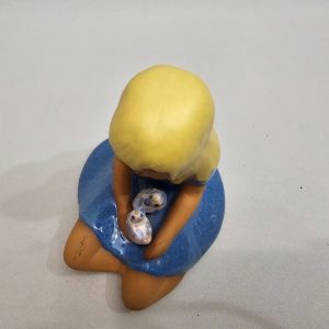 FIGURIN, flicka med fåglar, JIE