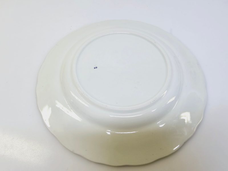 Vintage tallrik med romantiskt landskapsmotiv – ca 25 cm i diameter
