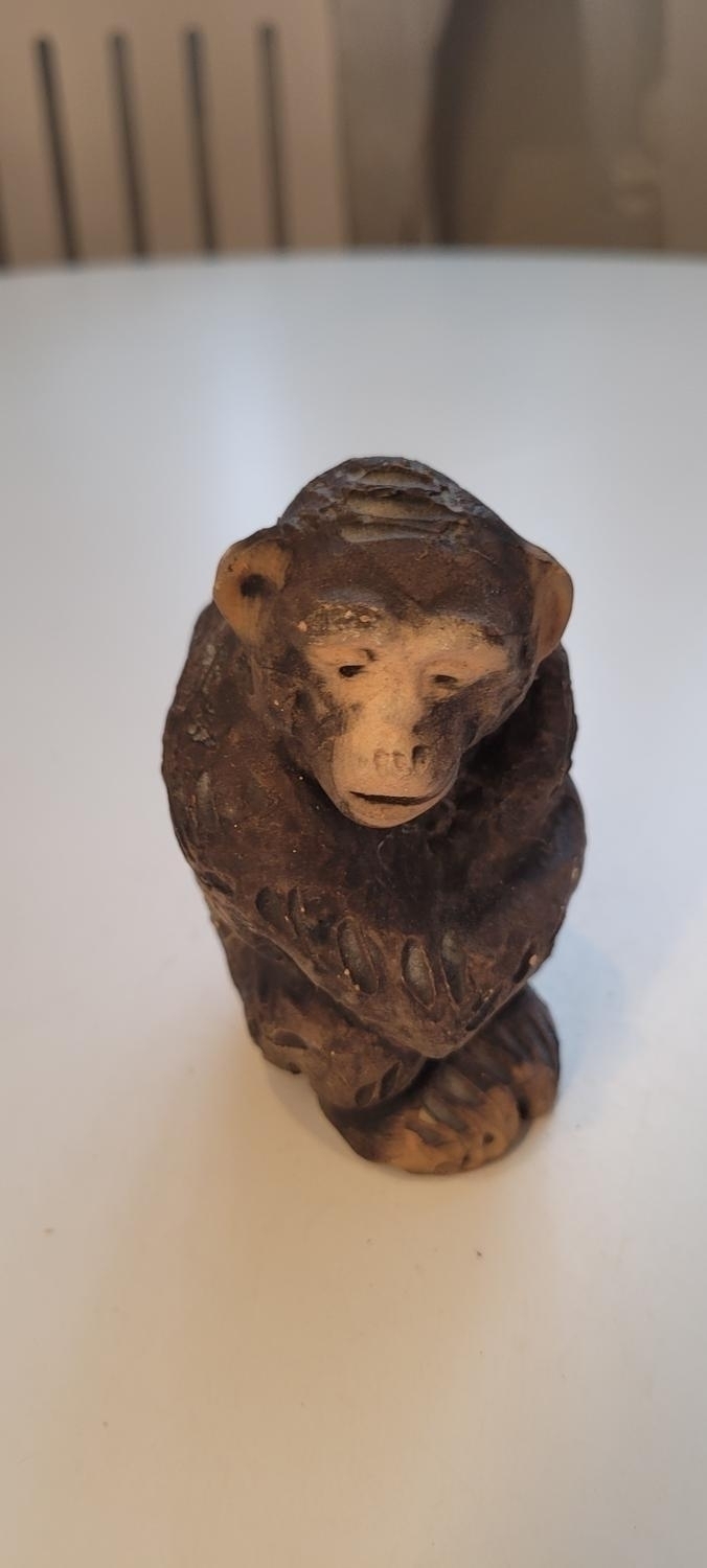FIGURIN, APA, TILGMANS KERAMIK