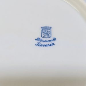 Elegant blåvit skål från Schumann Bavaria med vacker spetskant