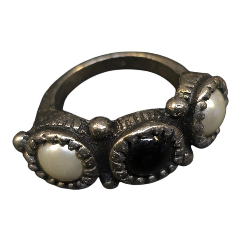 Elegant samling av 7 unika ringar – vintage och moderna stilar