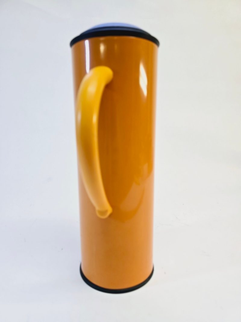 Retro Termoskanna i Orange – Stilren Design och Funktionalitet