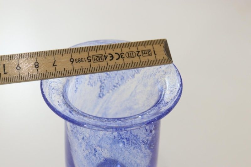 Lila vas på fot, 14cm