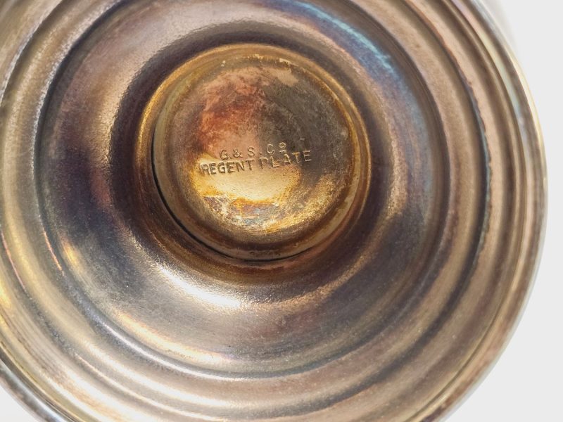 Silverfärgad ströare av hög kvalitet – Elegant design och funktionalitet