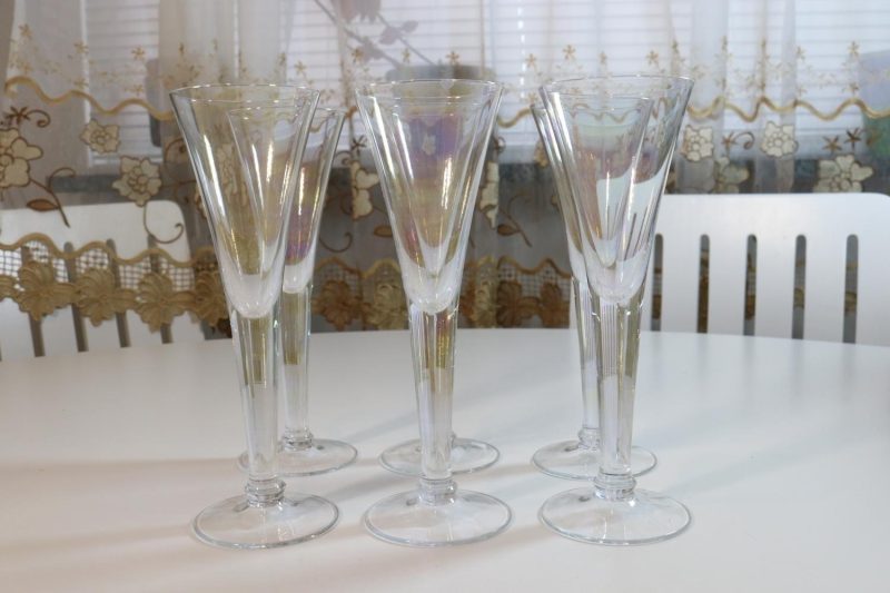 6st glas i vacker klassisk design, iriserande glas