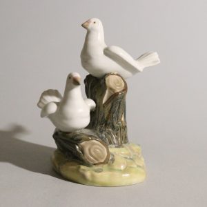 Elegant Porcelänsfigur – Duvor av Tengra, Spanien, 18 cm