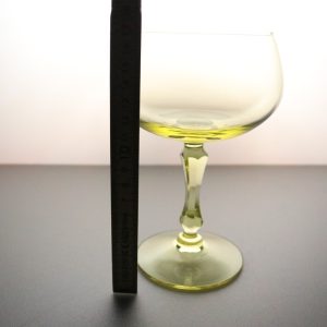 Stilrent Dryckesglas – Förfinad Njutning av Din Favoritdryck