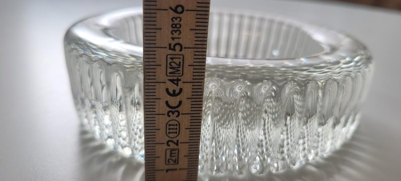 Glasskål / askfat troligen kristall H=4,5cm D=14cm