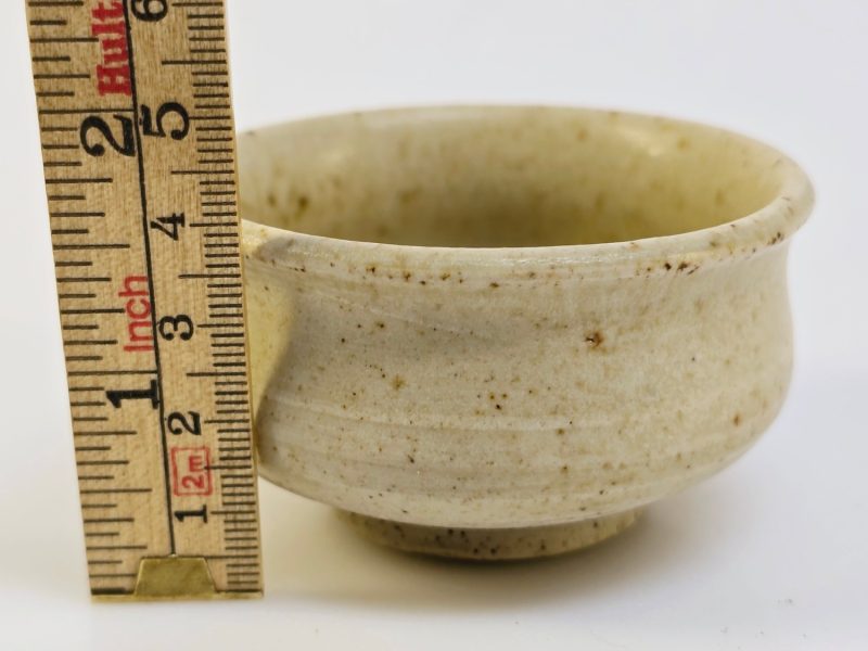 Handgjord keramisk skål, 4 cm hög