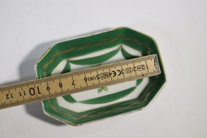 Elegant Porcelaine de Paris-porslinsfat – Fransk klassiker för finsmakare