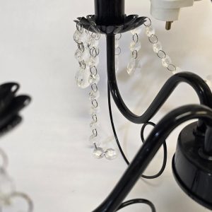 Elegant Taklampa med Glasprismor – Klassisk Charm och Tidlös Design