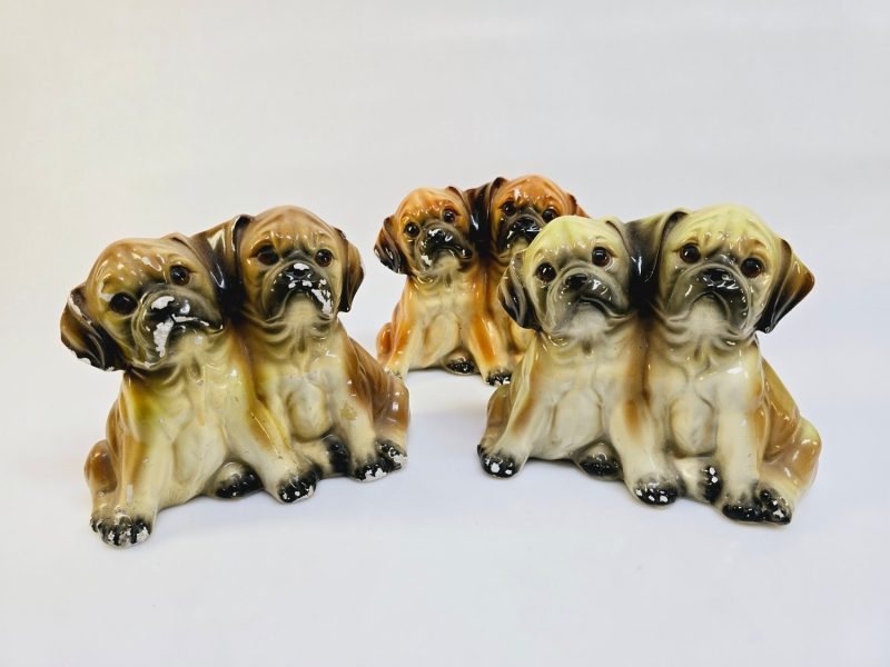 Charmiga Hundfigurer i Keramik – Set om Tre Dubbla Hundar