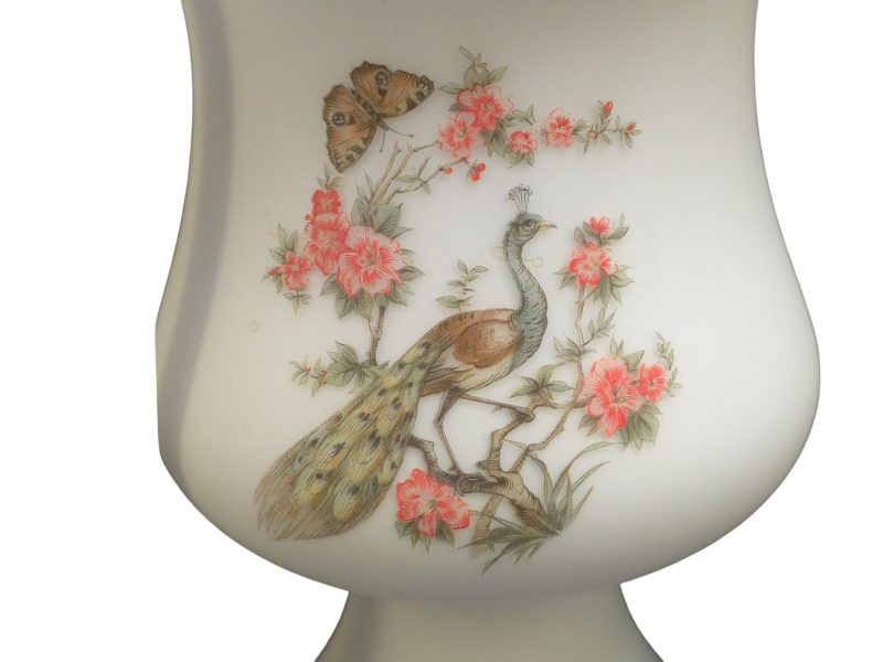 Elegant vas i matt porslin med handmålat påfågelmotiv (11 cm i diameter)