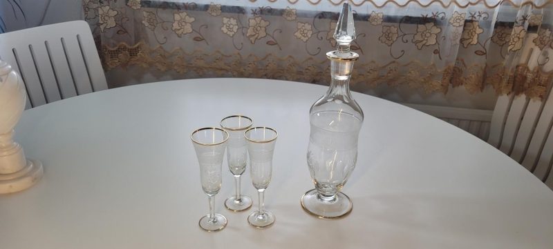 Karaff och 3 glas