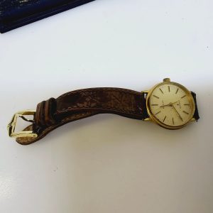 Elegant vintageklocka från FACIT – Swiss Made Quartz