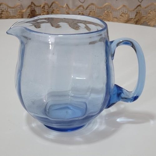 Ljusblå kanna i glas, Funkis?